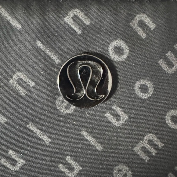 lululemon Lululemon Curved Wristlet Motif Wallet Phone Carrier Wristlet - Picture 3 of 4